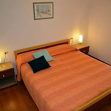 Charming Three-room With Garden In A Area By Beahost